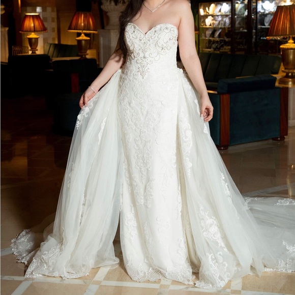 Robe de mariage haut de gamme - Picture 4 of 12